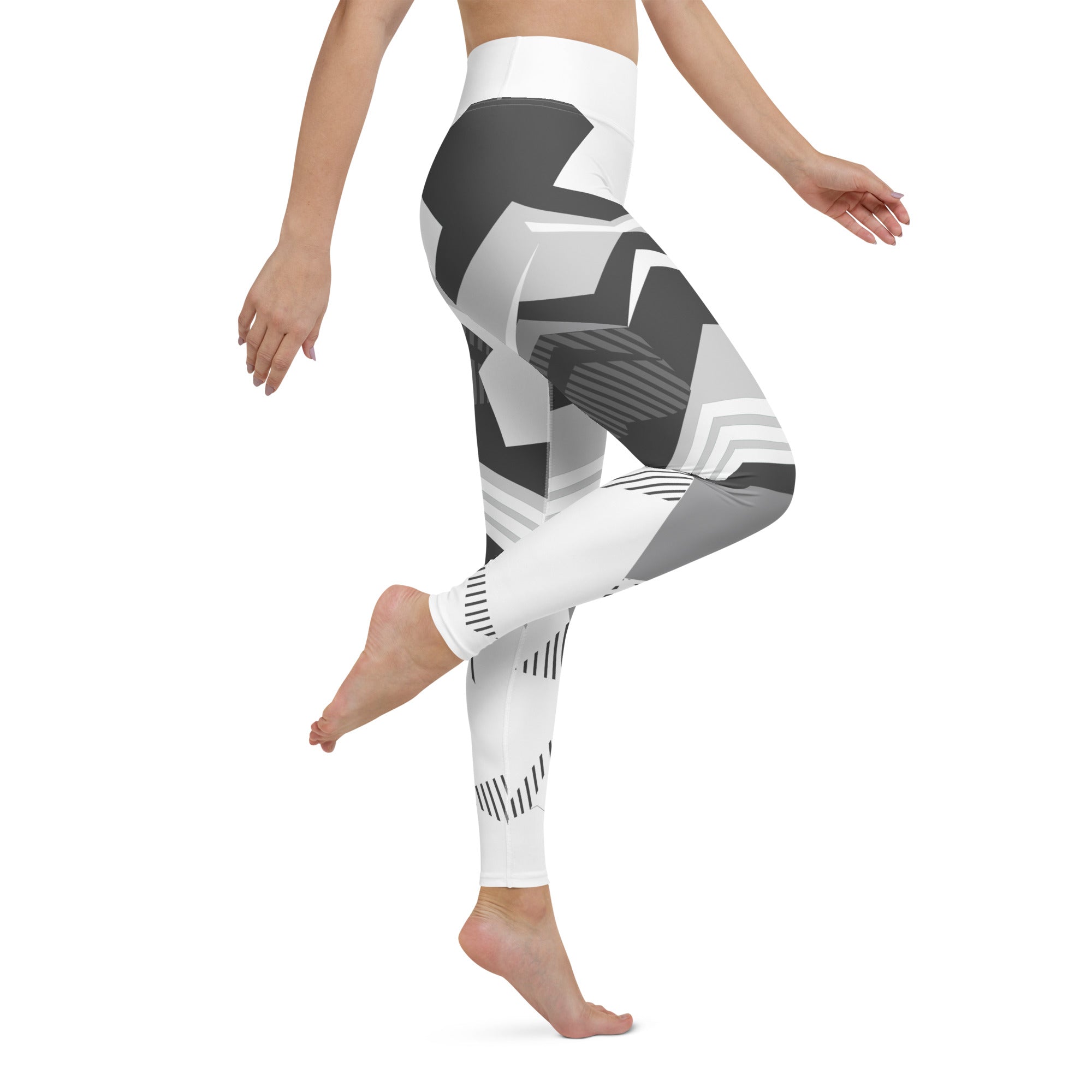 Forget basic black. What your wardrobe needs is a wake-up call. The all-over design makes these Neo Weave high-rise yoga leggings pop, while the four-way stretch provides total comfort when on the move.