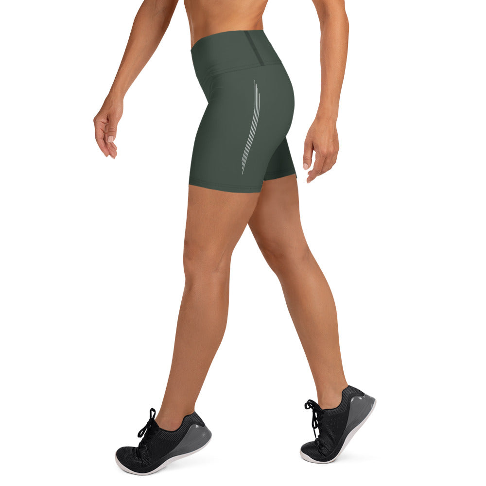 The Jade Ascent yoga shorts – the perfect blend of style, comfort, and performance. Designed to give you a flowy and free experience during your yoga practice, these shorts are made from a buttery soft and breathable fabric that moves with you.