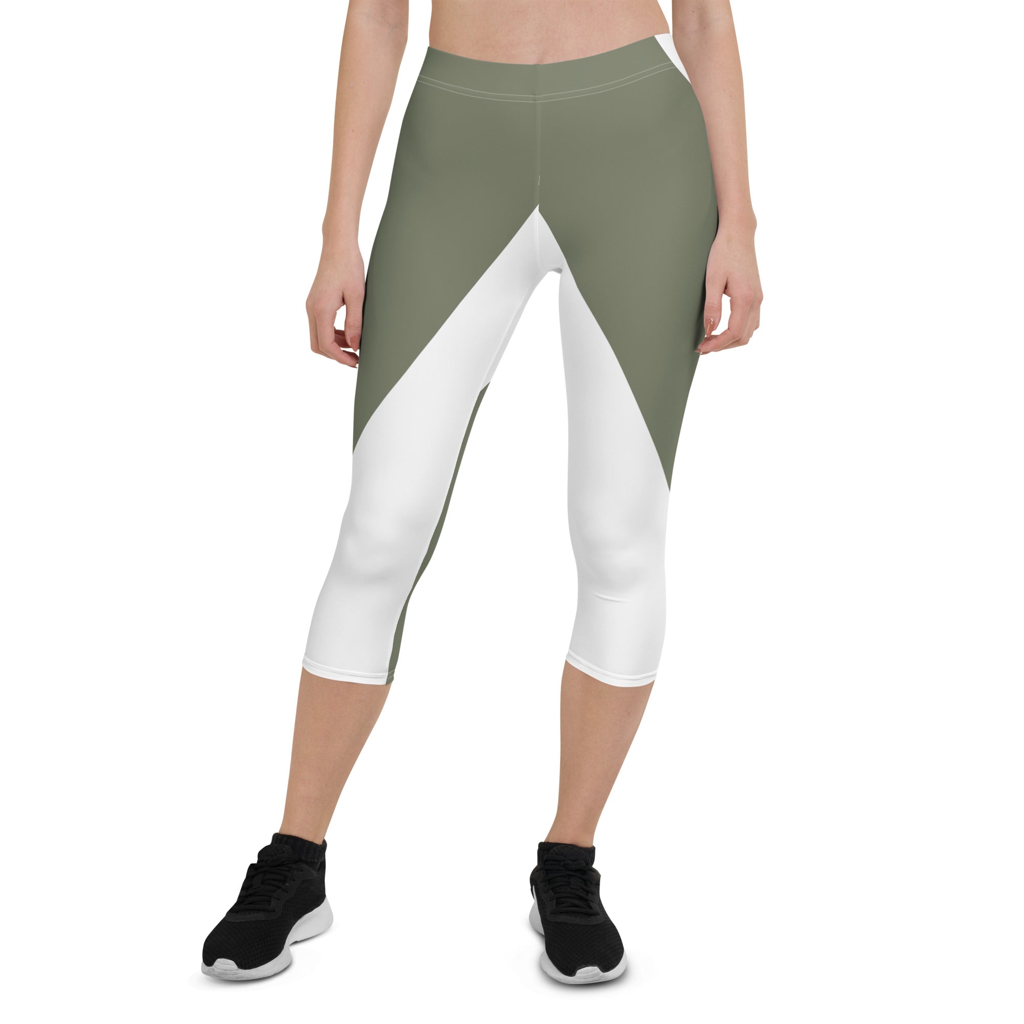 Looking for comfortable yet stylish capri leggings? Emerald Lane is your answer! These leggings are made with a super soft microfiber yarn that feels like a second skin.