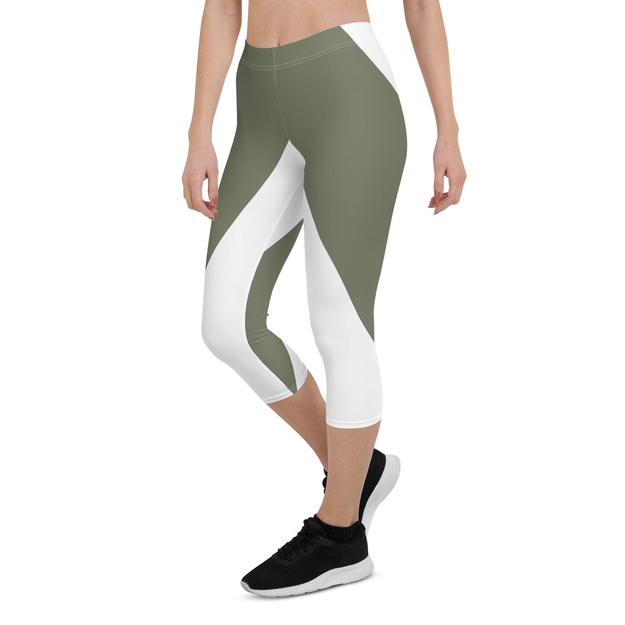 Looking for comfortable yet stylish capri leggings? Emerald Lane is your answer! These leggings are made with a super soft microfiber yarn that feels like a second skin.