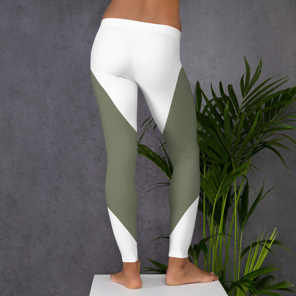 Experience the perfect blend of style and comfort with our Emerald Lane leggings. Made from high-quality polyester and spandex blend, these leggings offer a smooth and comfortable feel with four-way stretch that ensures they will never lose their shape.