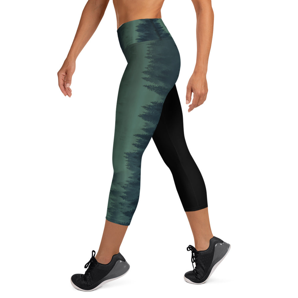 Evergreen Earth Capri Leggings, a tribute to the majesty and tranquility of nature. With their high, elastic waistband, these leggings are not only perfect for yoga and the gym, but also for exploring the great outdoors. 